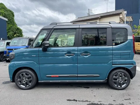 Suzuki Spacia Gear