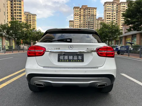 Mercedes-Benz Mercedes-Benz GLA