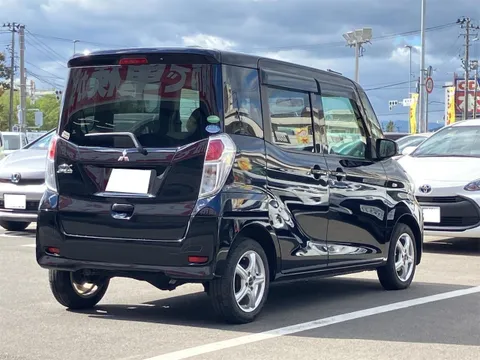 Mitsubishi eK Space