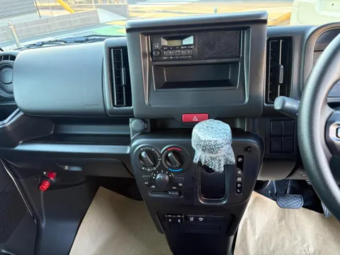 Nissan Clipper Van