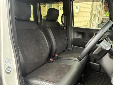 Honda N-BOX Custom