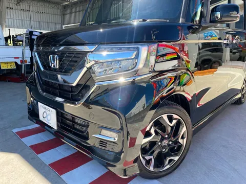 Honda N-BOX Custom