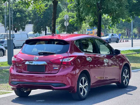 Nissan Tiida