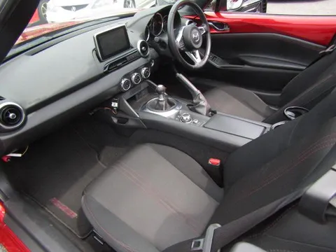 Mazda MX-5 (Roadster)
