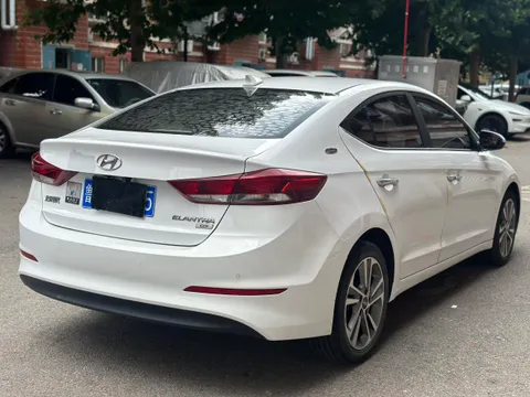 Hyundai Elantra (Avante)