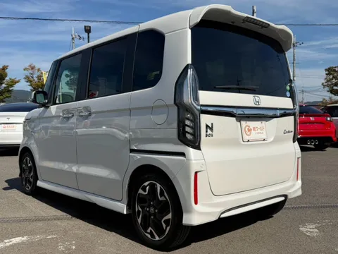 Honda N-BOX Custom
