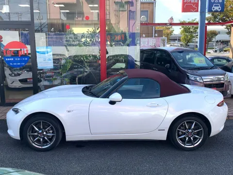 Mazda MX-5 (Roadster)