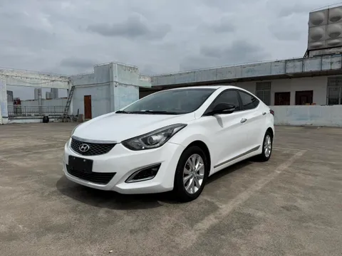 Hyundai Elantra (Avante)