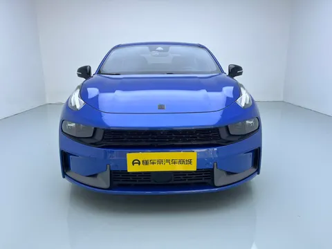 Lynk & Co 03