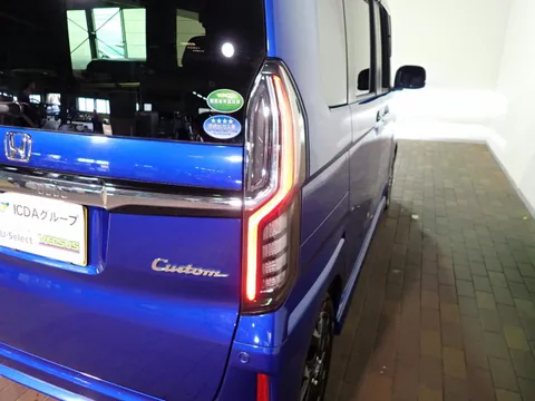 Honda N-BOX Custom