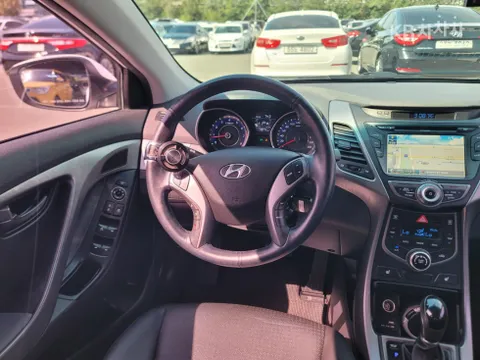 Hyundai Elantra (Avante)
