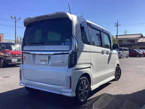 Honda N-BOX Custom
