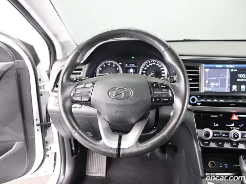 Hyundai Elantra (Avante)