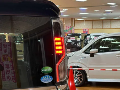 Suzuki Spacia Custom