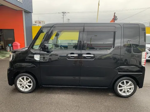 Toyota Pixis Mega