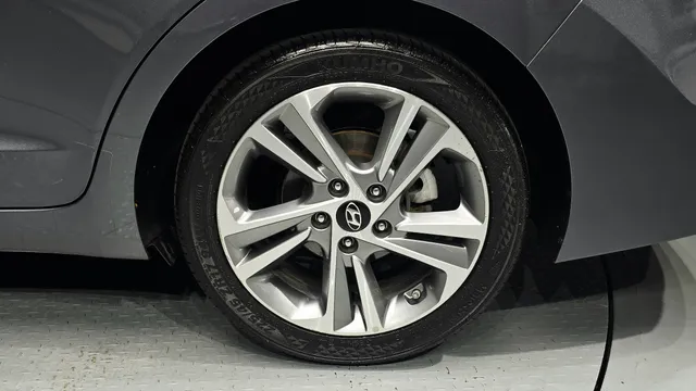 Hyundai Elantra (Avante)
