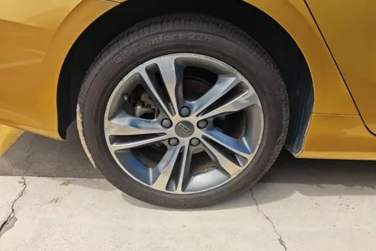 Geely Binray