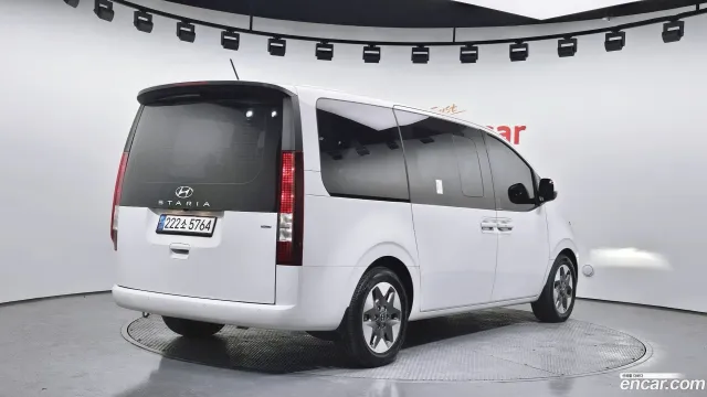 Hyundai Staria