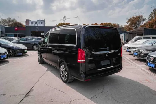 Mercedes-Benz V-Class