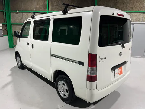 Toyota TownAce Van