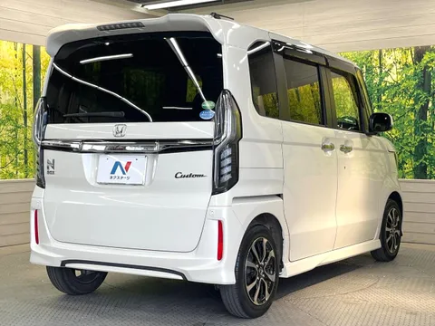 Honda N-BOX Custom