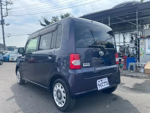 Toyota Pixis Space