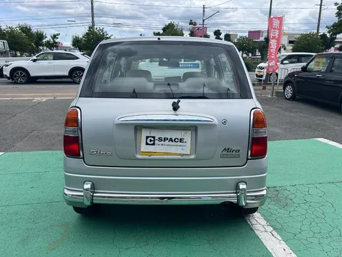 Daihatsu Mira Gino