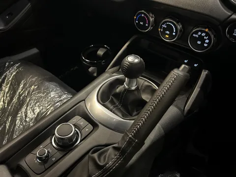 Mazda MX-5 (Roadster)