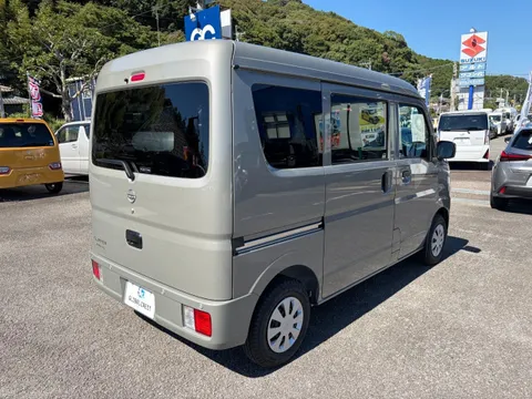 Nissan Clipper Van