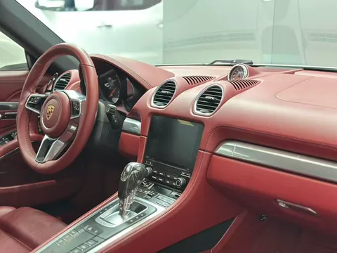 Porsche 718