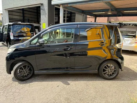 Mitsubishi eK Custom