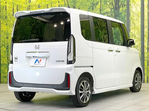 Honda N-BOX Custom