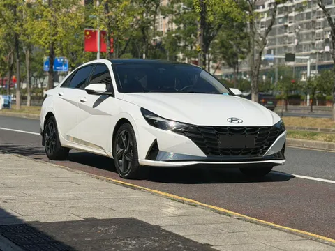 Hyundai Elantra (Avante)