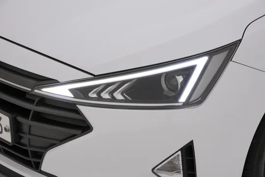 Hyundai Elantra (Avante)