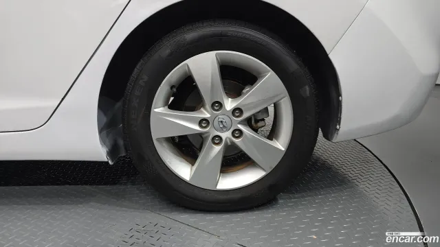 Hyundai Elantra (Avante)
