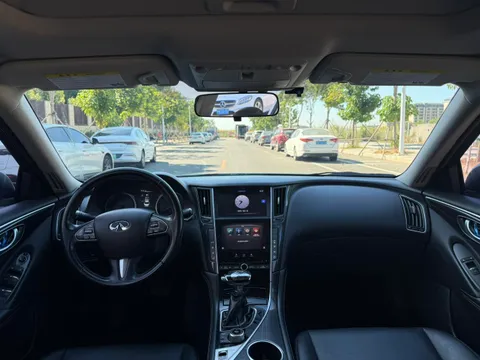 Infiniti Q50L