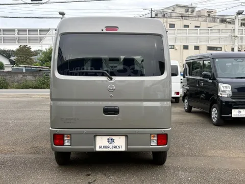 Nissan Clipper Van