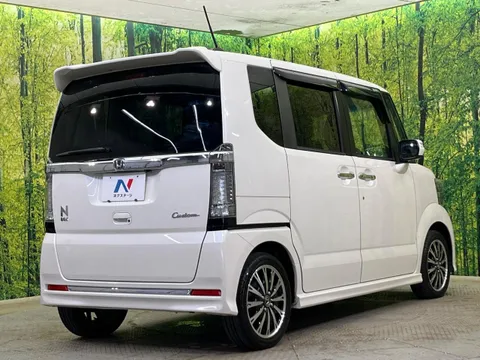 Honda N-BOX Custom