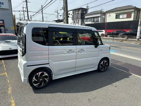 Suzuki Spacia Custom