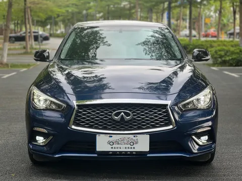 Infiniti Q50L