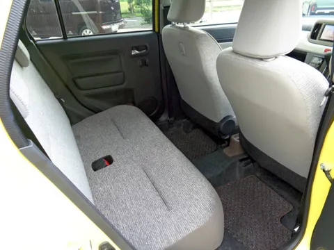 Daihatsu Mira Tocot