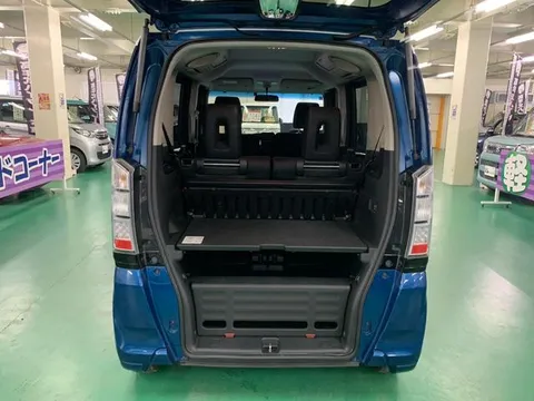 Honda N-BOX Plus