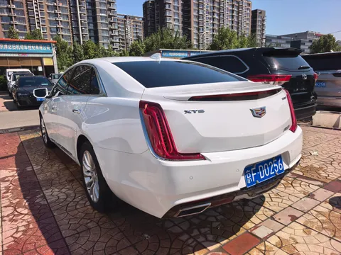 Cadillac XTS