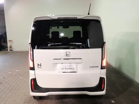Honda N-BOX Custom
