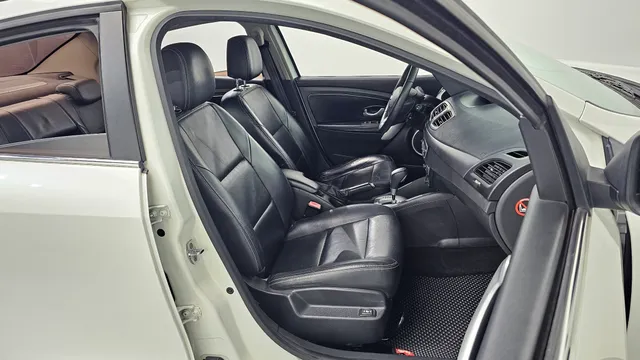 Renault SM3