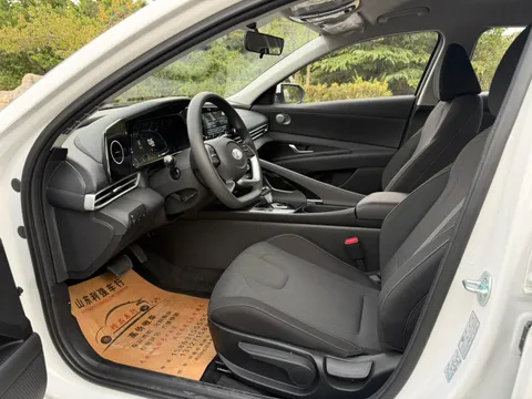 Hyundai Elantra (Avante)