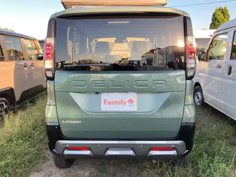 Mitsubishi Delica Mini