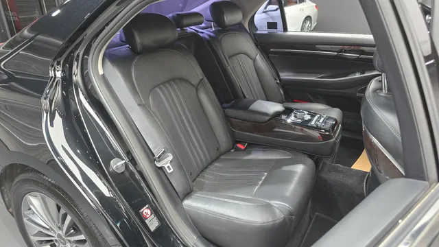 Genesis G90 (EQ900)