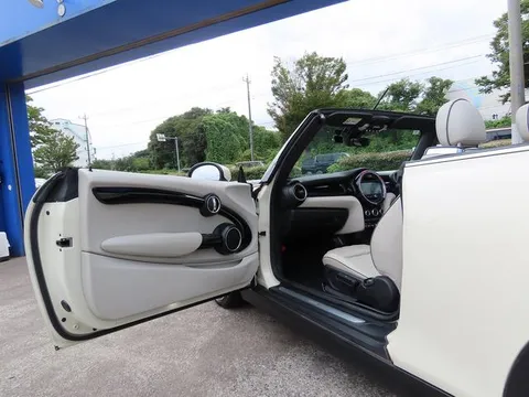 MINI Cooper Convertible