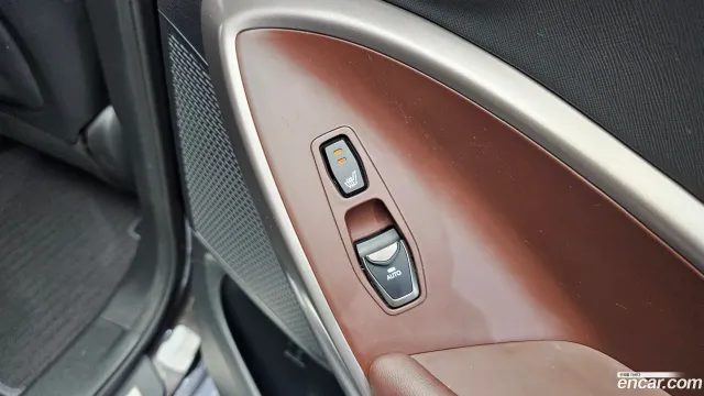 Hyundai Grand Santa Fe (Maxcruz)